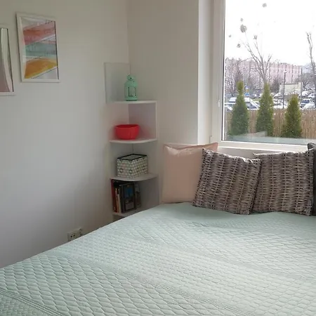 Sunny Sleeps 4 By The Beach With Garden Patio - Przymorze *