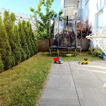 Sunny Sleeps 4 By The Beach With Garden Patio - Przymorze * Gdansk