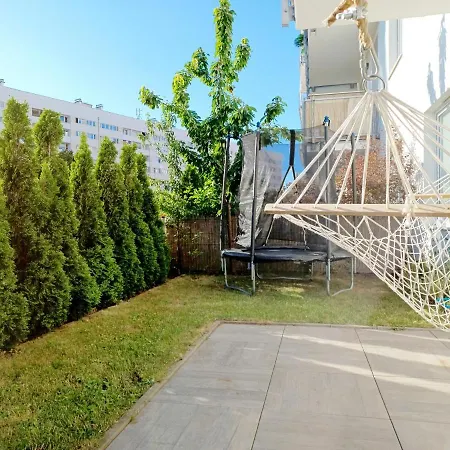 Sunny Sleeps 4 By The Beach With Garden Patio - Przymorze * Gdansk